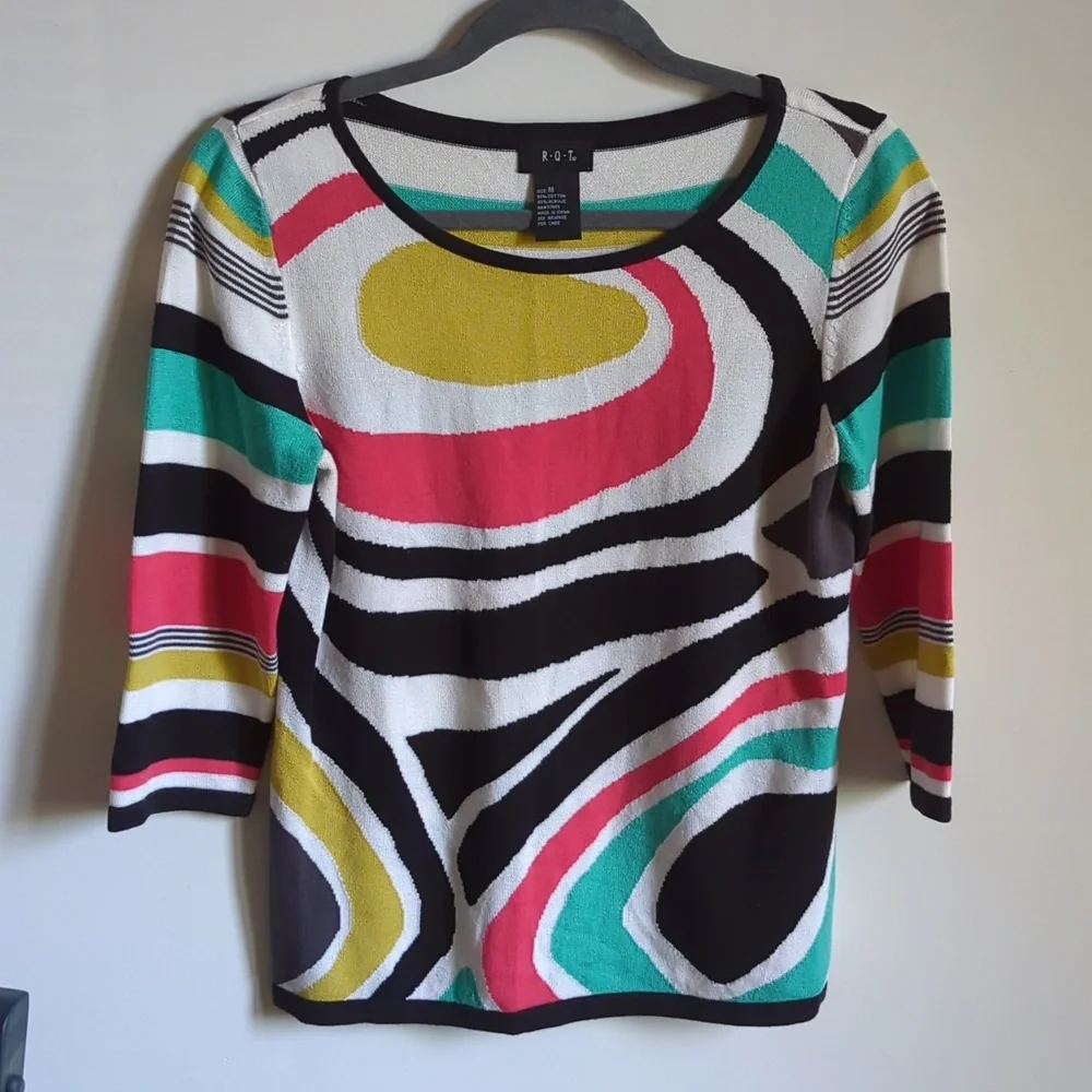 Colorful, Lightweight, 3/4 sleeve Sweater - Picture 2 of 4